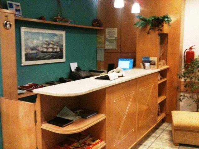וולוס Hotel Avra מראה חיצוני תמונה