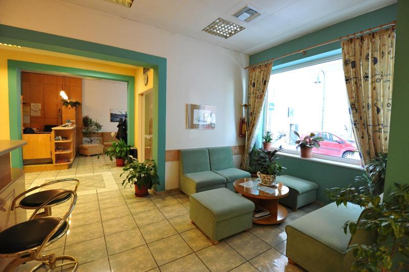 וולוס Hotel Avra מראה חיצוני תמונה