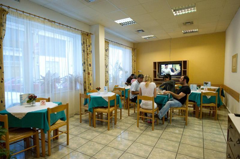 וולוס Hotel Avra מראה חיצוני תמונה
